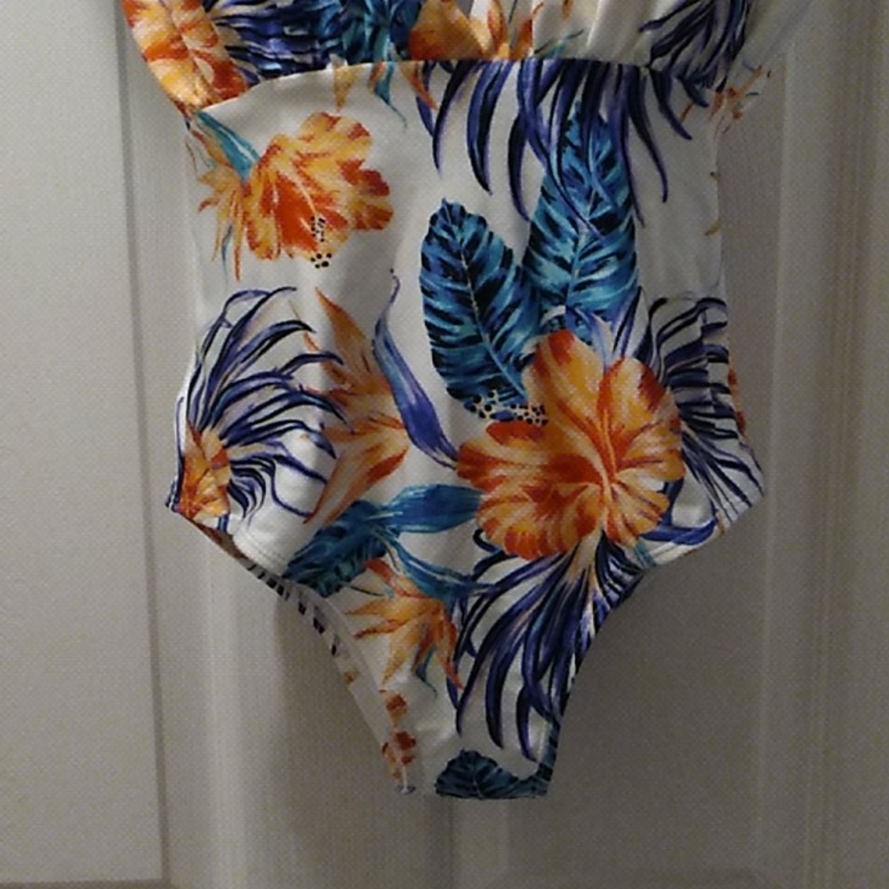 Sold Nwt Women's Bathing Suit - Picture 3 of 11